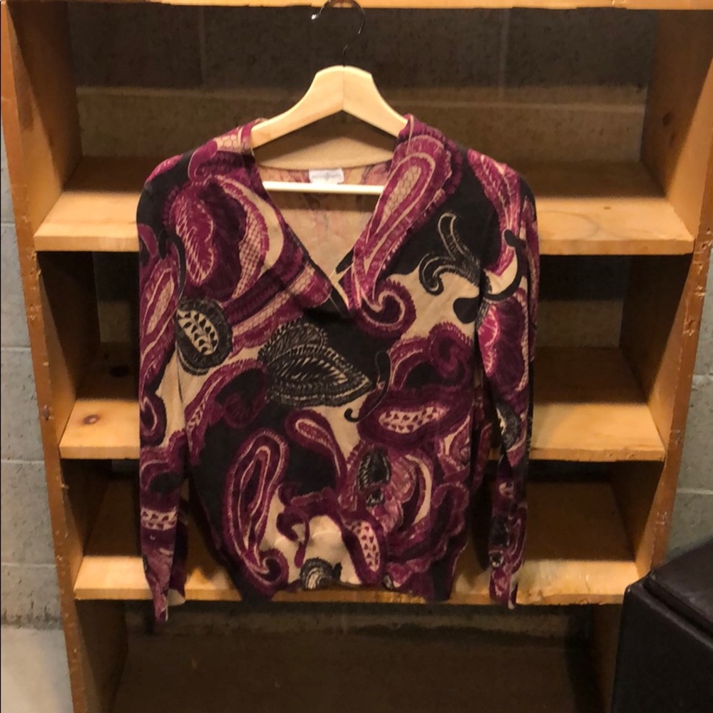 Jaclyn Smith Paisley V Neck Top Medium